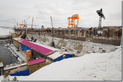 Март 2012 года. Общий вид строительства Богучанской ГЭС со смотровой площадки левого берега. Фото пресс-службы РусГидро