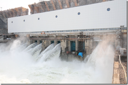 28 июня 2012 г. Работа водосброса №1 на Богучанской ГЭС. Фото пресс-службы ОАО РусГидро