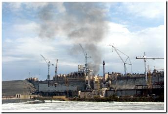 Пожар на Богучанской ГЭС 21 апреля 2011 года. Фото: Виталий Сквош