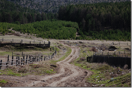 «Край» деревни, Богучаны. Фото: Платон Терентьев