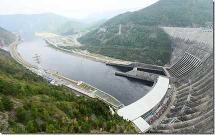 Саяно-Шушенская ГЭС, где, по подсчетам экспетров, пропало более 3 млн. кубометров древесины. Фото пресс-службы ОАО РусГидро