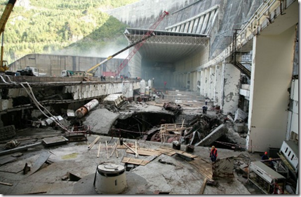 Саяно-Шушенская ГЭС после аварии в августе 2009 года. Фото пресс-службы ОАО РусГидро