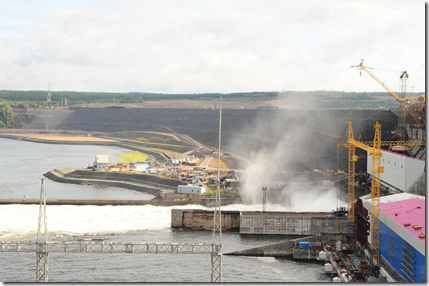 23 августа 2012 г. Каменно-набросная плотина Богучанской ГЭС, вид со стороны нижнего бьефа. Фото пресс-службы ОАО РусГидро