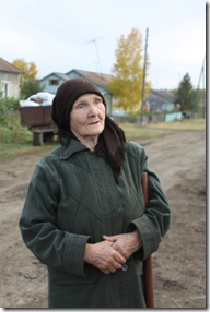 За свои 78 лет Зоя Жмурова стала свидетелем затопления трех родных деревень. Фото: Иван Мамонтов