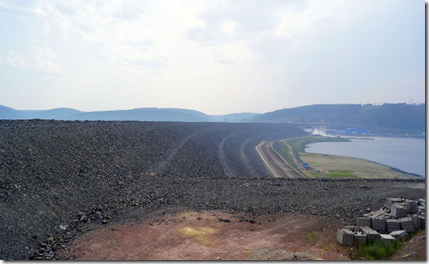 Каменно-набросная плотина Богучанской ГЭС. Фото пресс-службы ОАО РусГидро