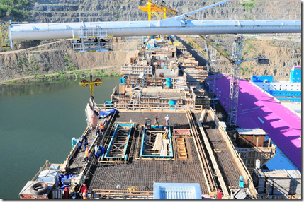 Завершающие бетонные работы на секции №20 Богучанской ГЭС. Фото пресс-службы ОАО РусГидро