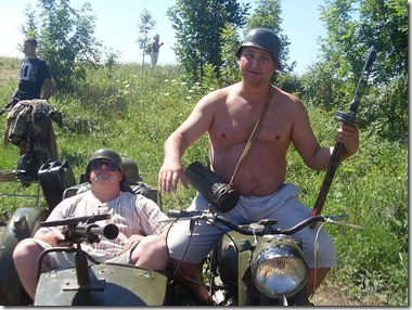 Оборотистый Юрий Иванов (справа) на отдыхе.